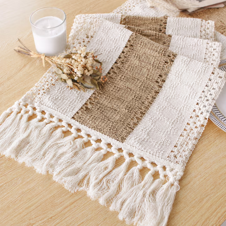 Fată de masă Nevermore, 30x210cm, design Boho rustic, alb/maro, cu franjuri