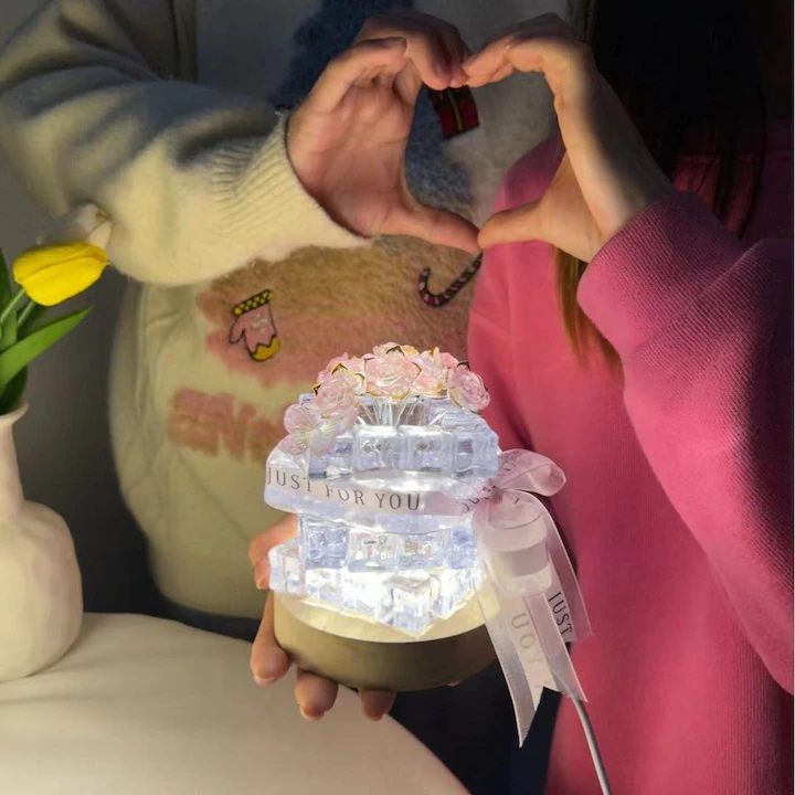 Lampa de veghe cadou pentru ea, NEVERMORE, flori, DIY cadou, Alb